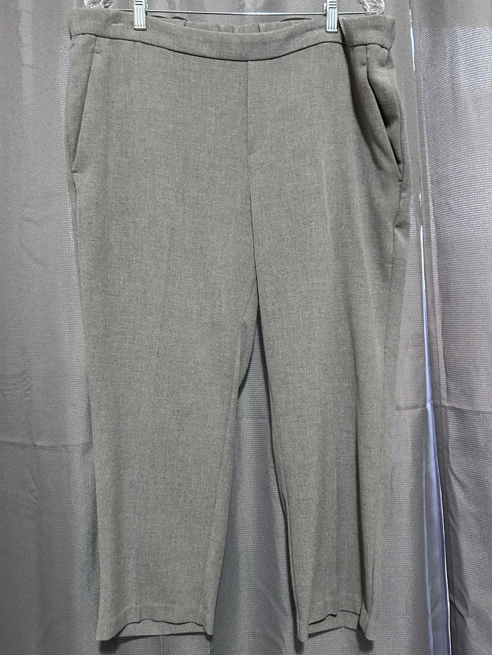 Women's Heather Gray Pull On Capri Pants